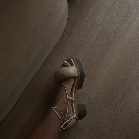 Elegant Tan Platform Sandals - Picture 2 of 3